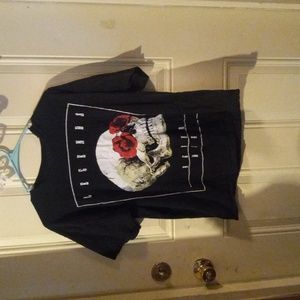 Large women's tee